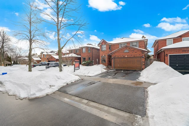 233 Gwendolyn Street, Pickering - photo 2