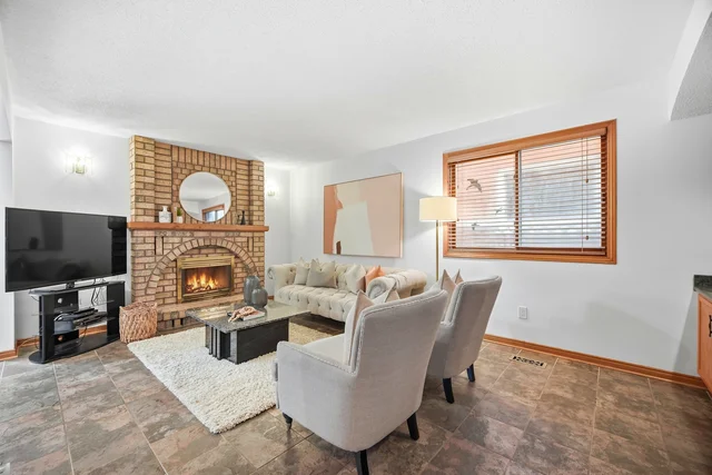 233 Gwendolyn Street, Pickering - photo 25