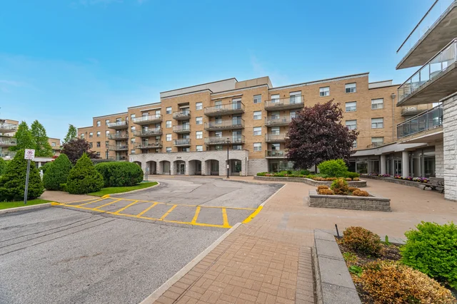 #313-2504 Rutherford Road, Vaughan - photo 2