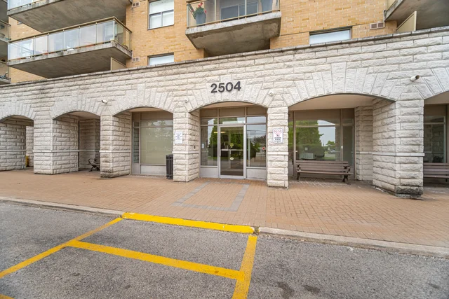 #313-2504 Rutherford Road, Vaughan - photo 3