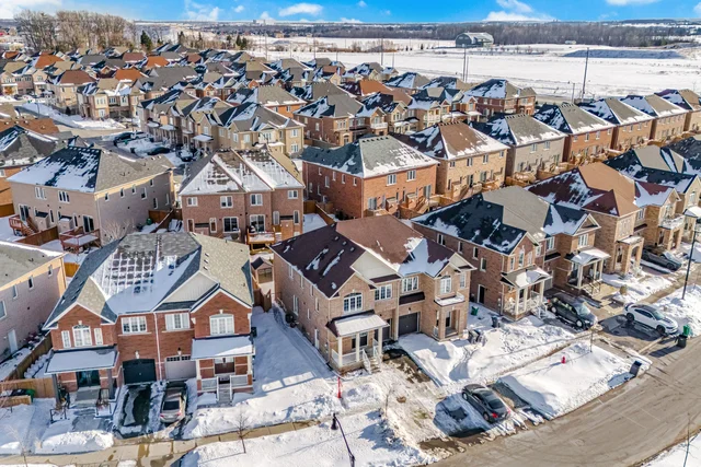 414 Royal West Drive, Brampton - photo 3