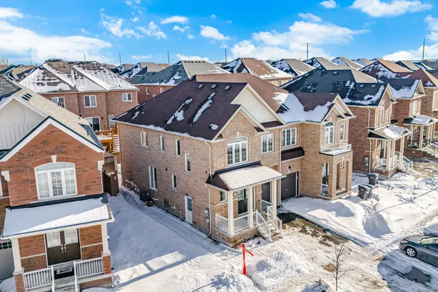 414 Royal West Drive, Brampton - photo 4