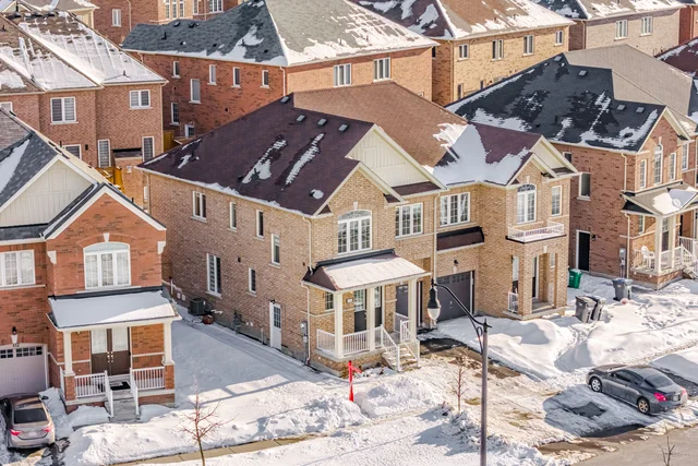 414 Royal West Drive, Brampton - photo 7