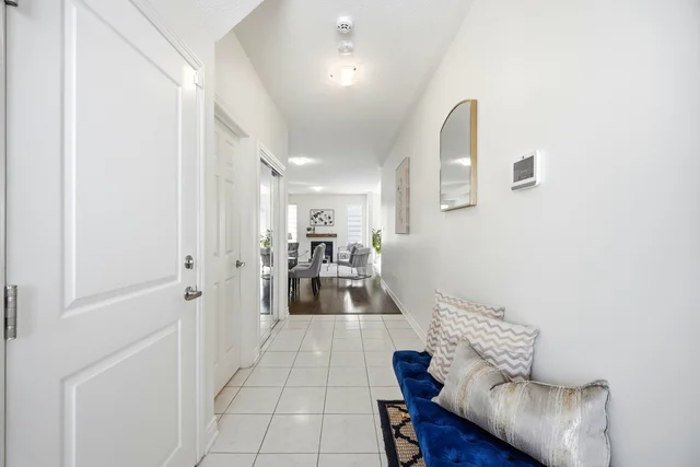 414 Royal West Drive, Brampton - photo 17
