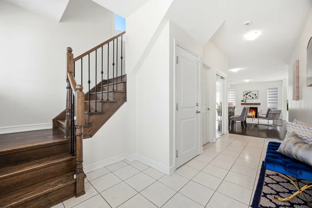 414 Royal West Drive, Brampton - photo 18