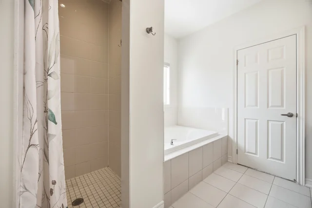 414 Royal West Drive, Brampton - photo 43