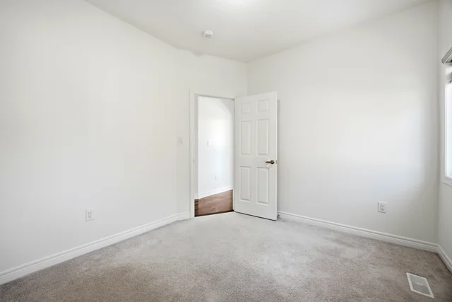 414 Royal West Drive, Brampton - photo 66