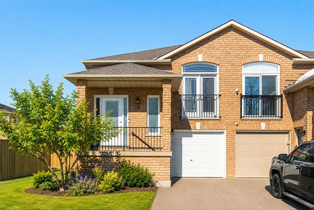 75 Corkwood Crescent, Maple - photo 1