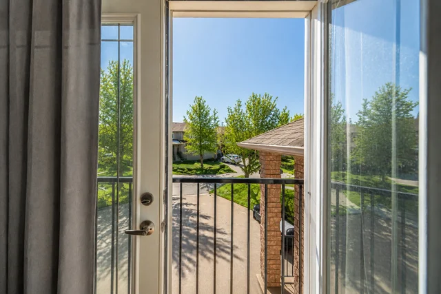 75 Corkwood Crescent, Maple - photo 34