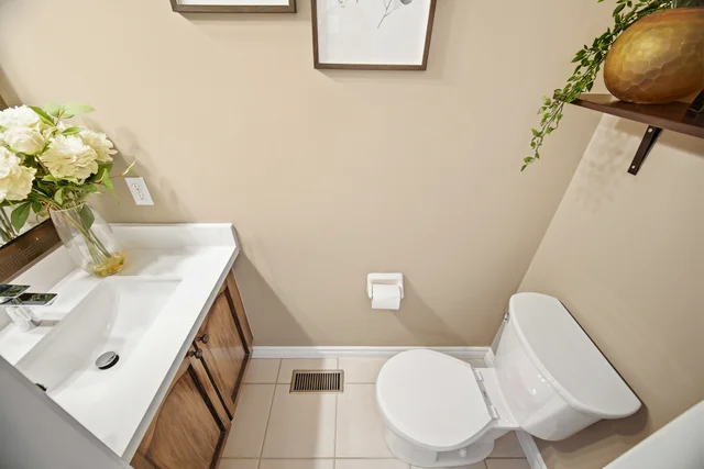 1353 Stephenson Drive, Burlington - photo 34