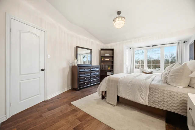 1353 Stephenson Drive, Burlington - photo 46