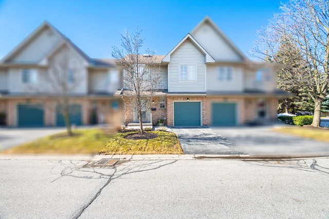 #135-3333 New Street, Burlington - photo 2