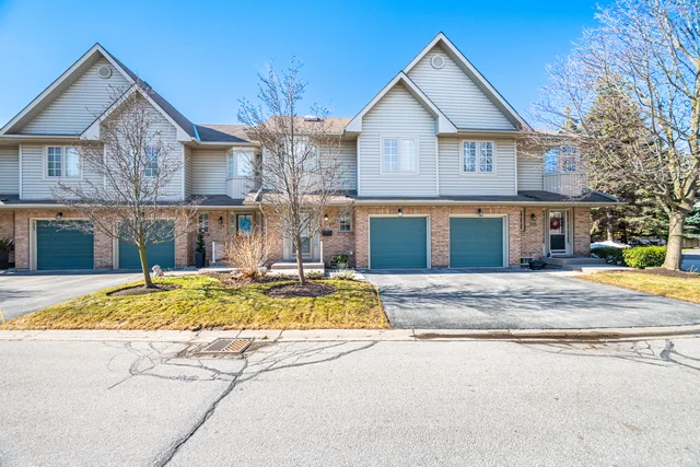#135-3333 New Street, Burlington - photo 3