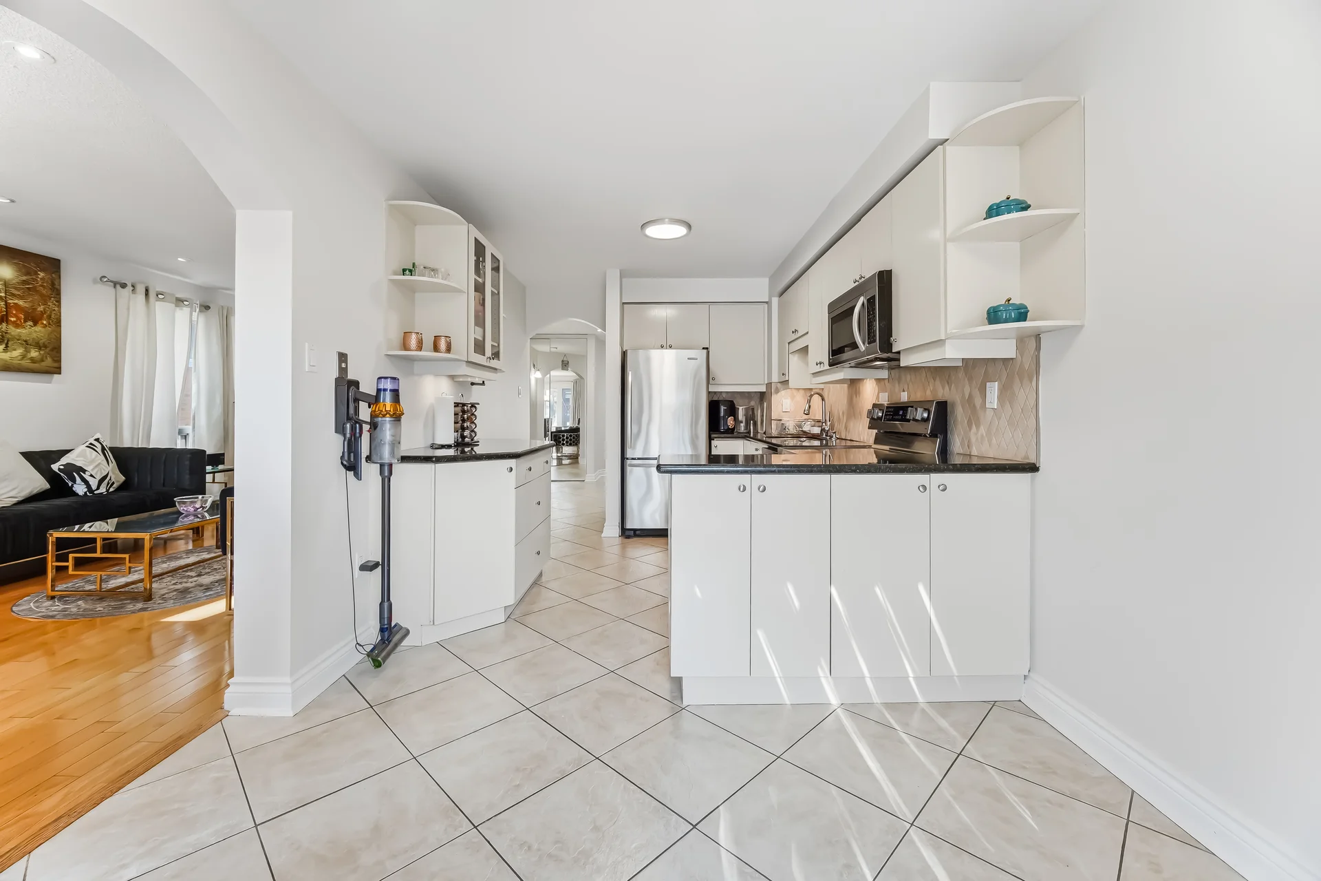 3537994