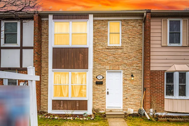 #92-900 Central Park Drive, Brampton - photo 1