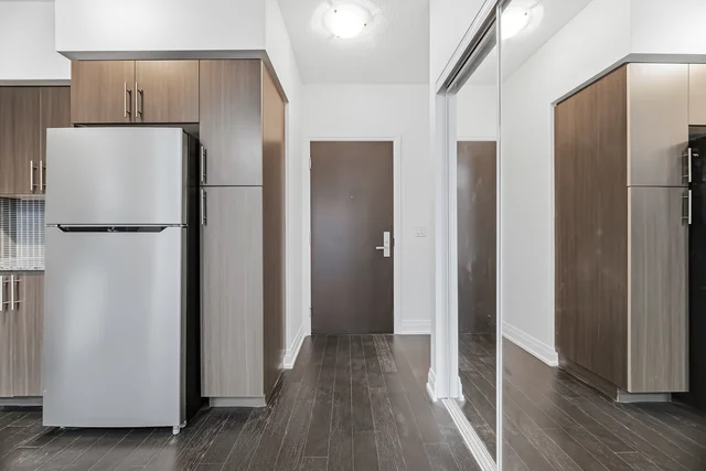 #409-65 Speers Road, Oakville - photo 8