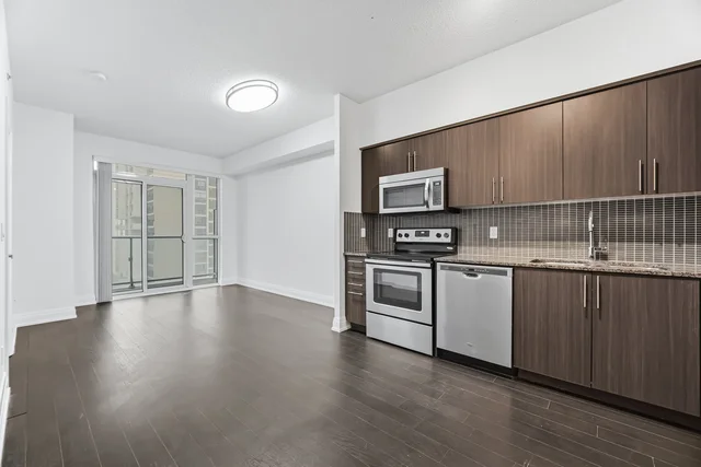 #409-65 Speers Road, Oakville - photo 11