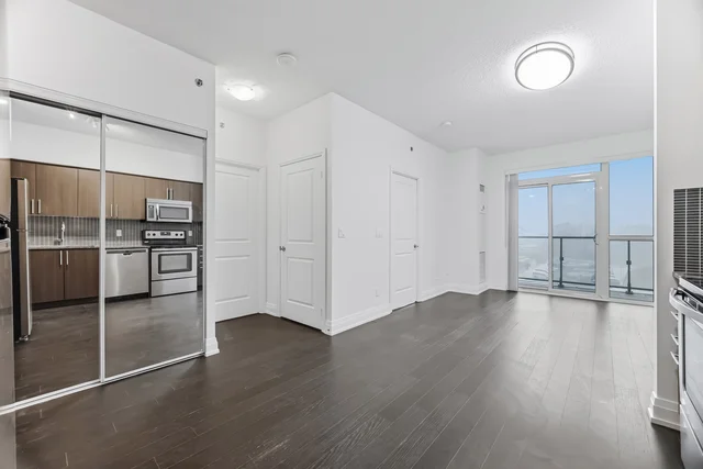 #409-65 Speers Road, Oakville - photo 14