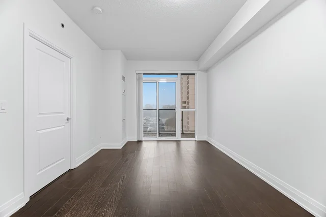 #409-65 Speers Road, Oakville - photo 20