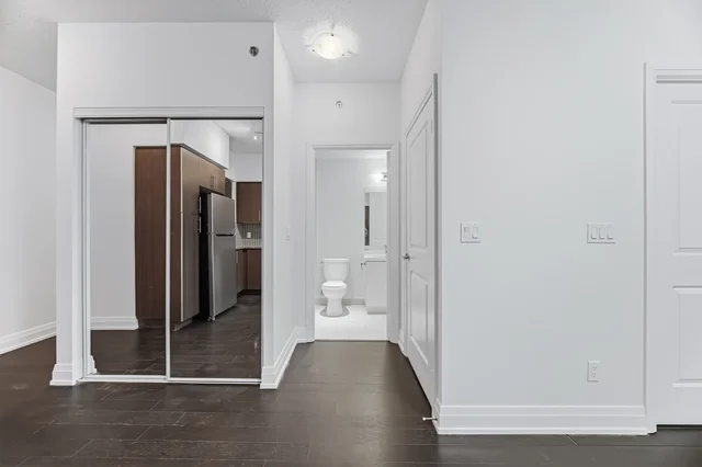 #409-65 Speers Road, Oakville - photo 23