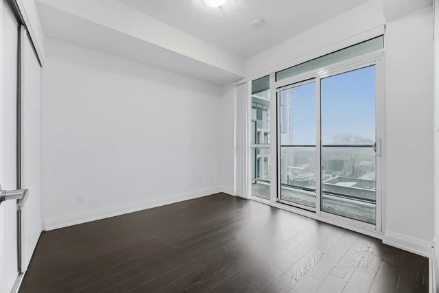 #409-65 Speers Road, Oakville - photo 26