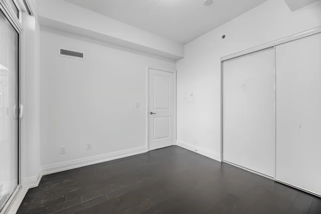 #409-65 Speers Road, Oakville - photo 29