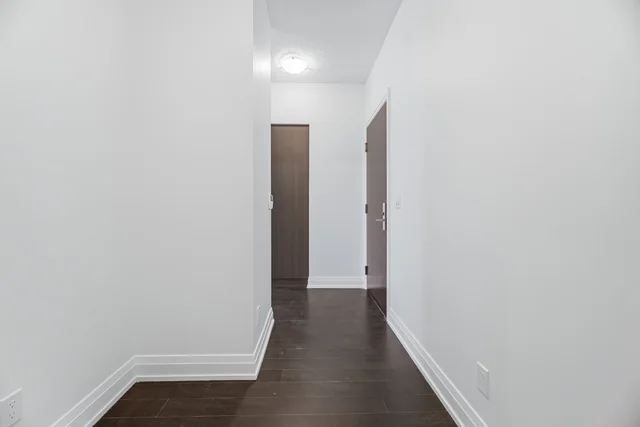 #409-65 Speers Road, Oakville - photo 33