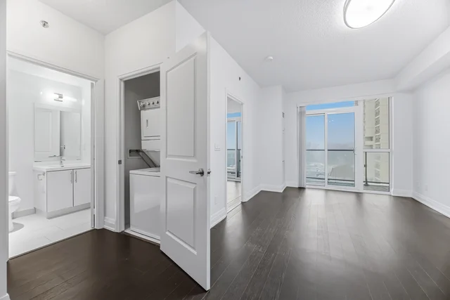 #409-65 Speers Road, Oakville - photo 34