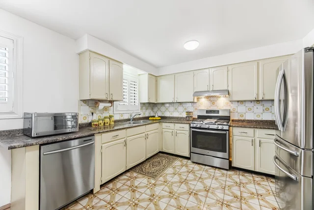 4 Manorcrest Street, Brampton - photo 18