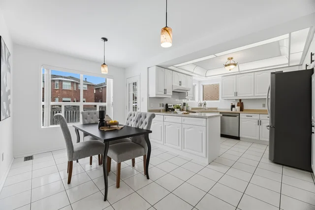 1581 Oakburn Street, Pickering - photo 17