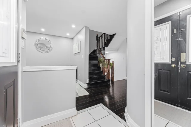 28 Mount Fuji Crescent, Brampton - photo 10