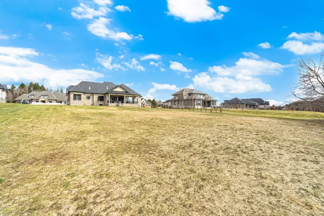 4 Dexshire Drive, Ajax - photo 25