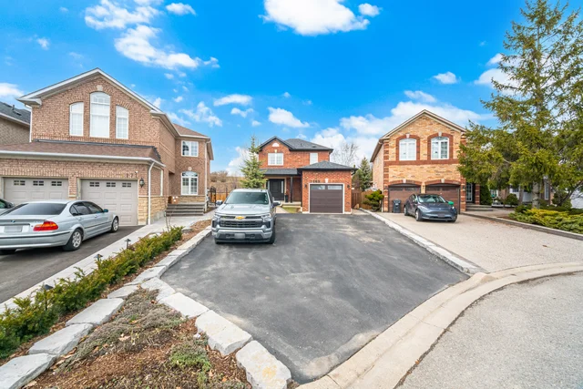 1169 Barnswallow Court, Mississauga - photo 3