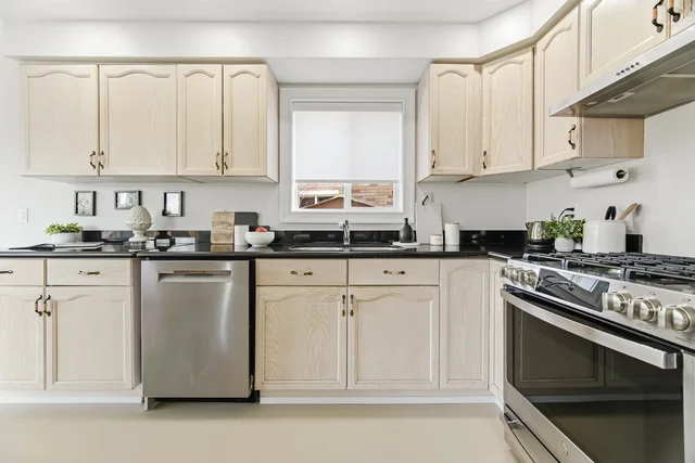 1169 Barnswallow Court, Mississauga - photo 18