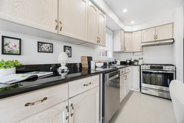 1169 Barnswallow Court, Mississauga - photo 19