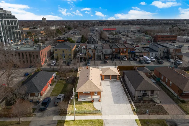 5 Rosewood Avenue, Etobicoke - photo 3
