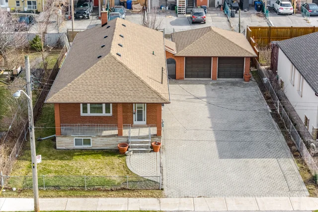 5 Rosewood Avenue, Etobicoke - photo 10