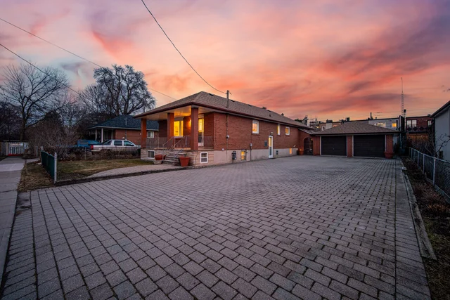 5 Rosewood Avenue, Etobicoke - photo 15