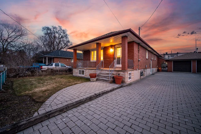 5 Rosewood Avenue, Etobicoke - photo 16