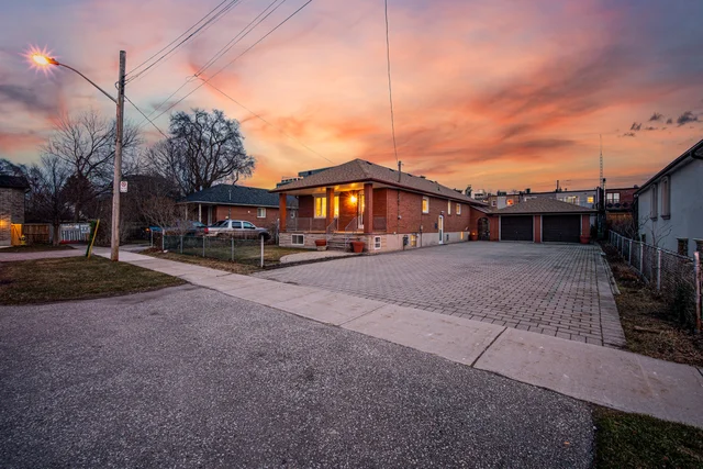 5 Rosewood Avenue, Etobicoke - photo 19
