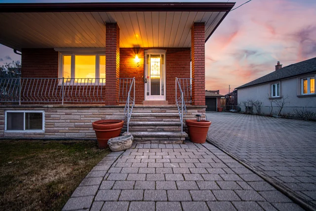 5 Rosewood Avenue, Etobicoke - photo 22