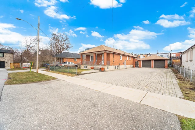 5 Rosewood Avenue, Etobicoke - photo 26