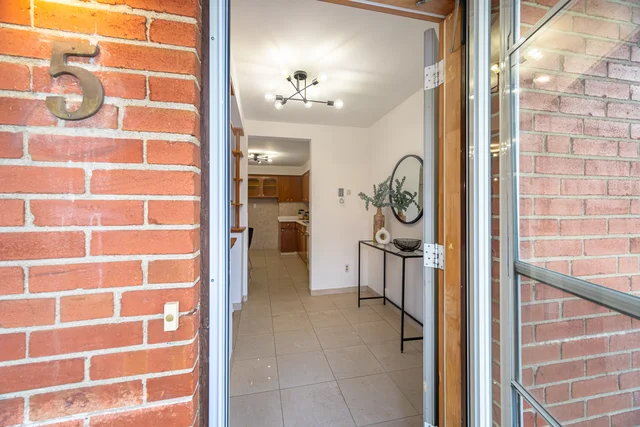 5 Rosewood Avenue, Etobicoke - photo 31