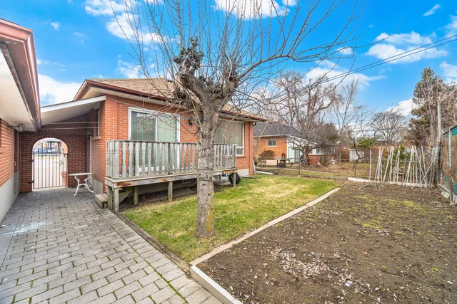 5 Rosewood Avenue, Etobicoke - photo 82