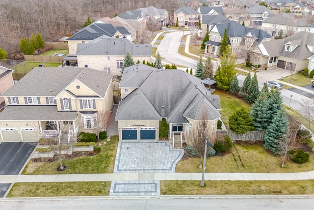 3409 Liptay Avenue, Oakville - photo 1