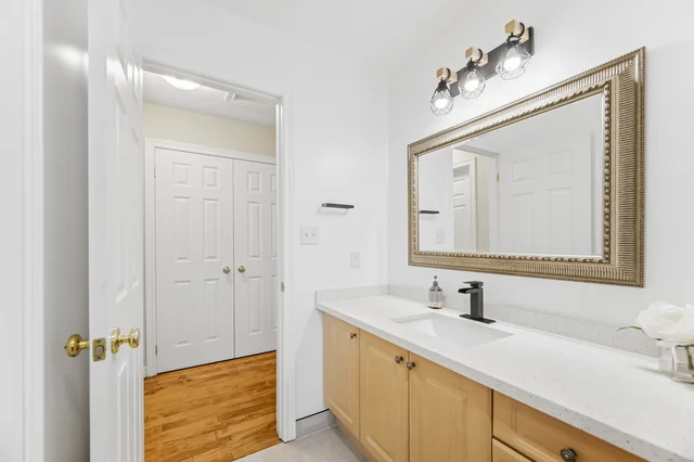 3409 Liptay Avenue, Oakville - photo 61
