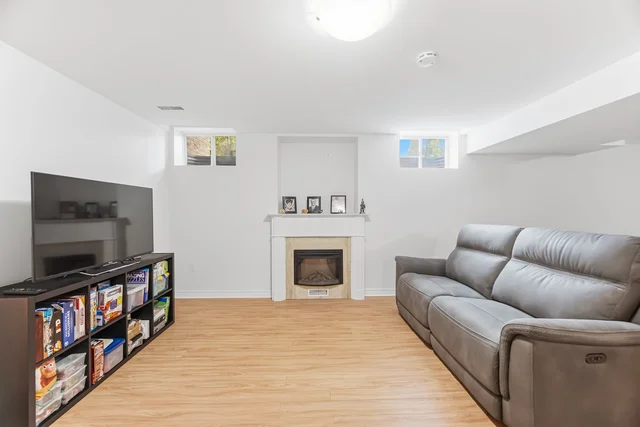 3409 Liptay Avenue, Oakville - photo 85