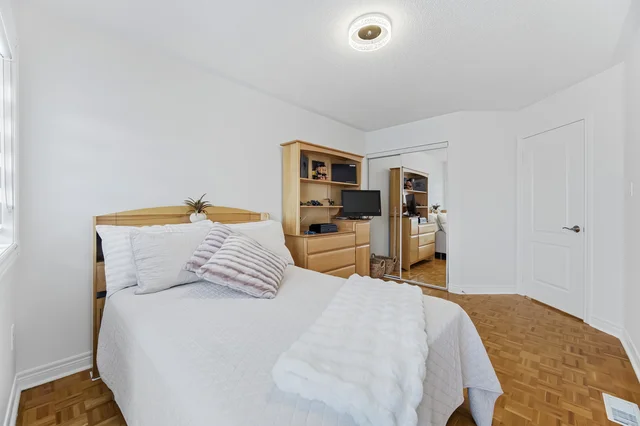 119 Castle Park Boulevard, Woodbridge - photo 32