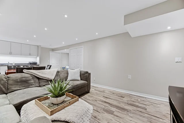 119 Castle Park Boulevard, Woodbridge - photo 43