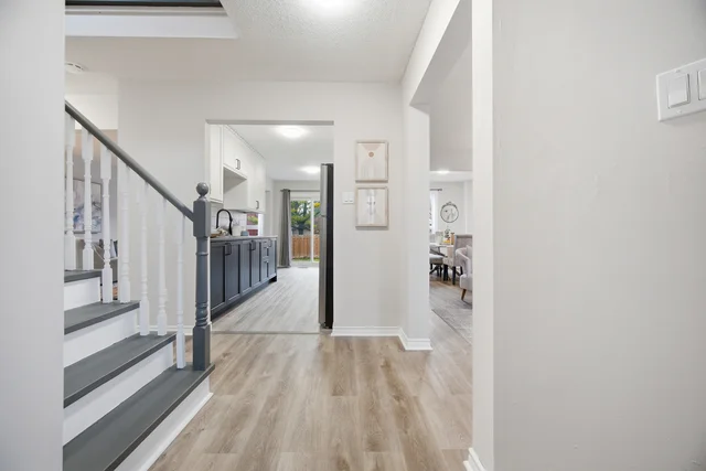 4 Raine Drive, Ajax - photo 11